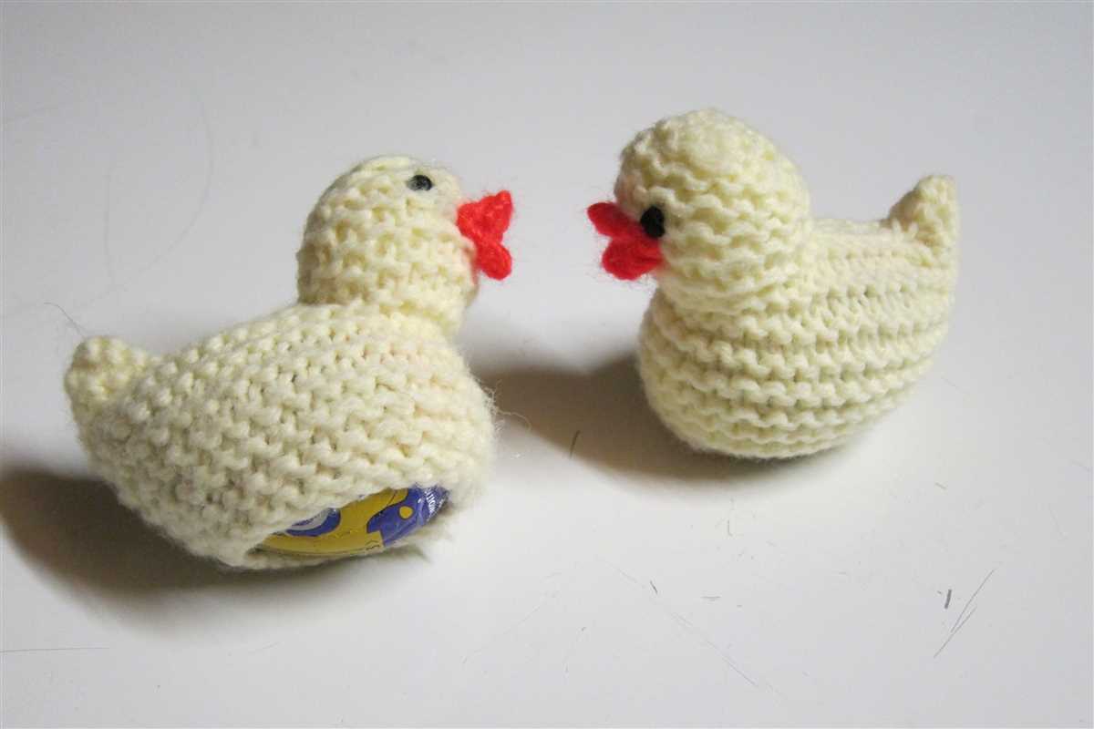 Chick and egg knitting pattern