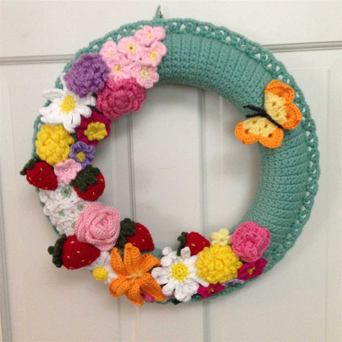 Knitted spring wreath pattern