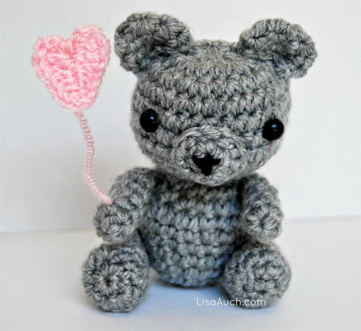 Tiny bear knitting pattern