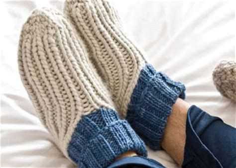Chunky slipper socks knitting pattern