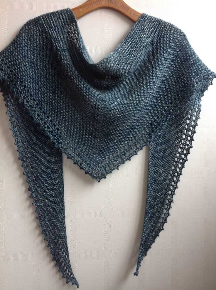 Simple triangle shawl knitting pattern