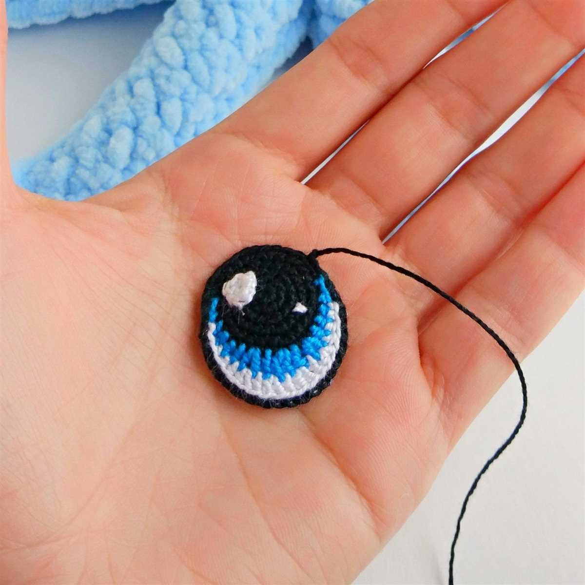 Knit eyes pattern