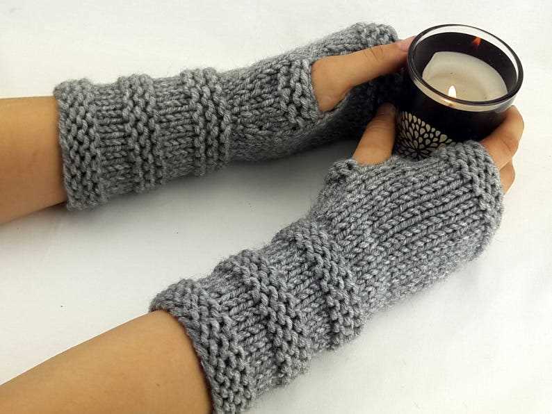 Chunky knit fingerless gloves pattern
