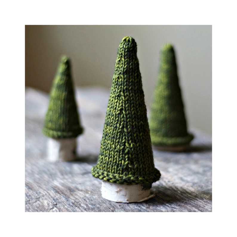 Knitting christmas tree pattern