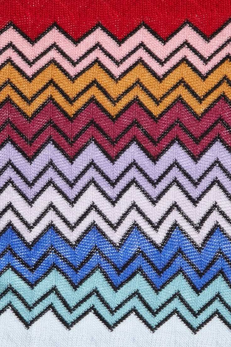 Zig zag knitted scarf pattern