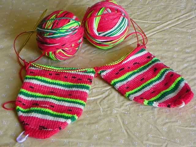 Free knitting hat patterns for sock weight yarn