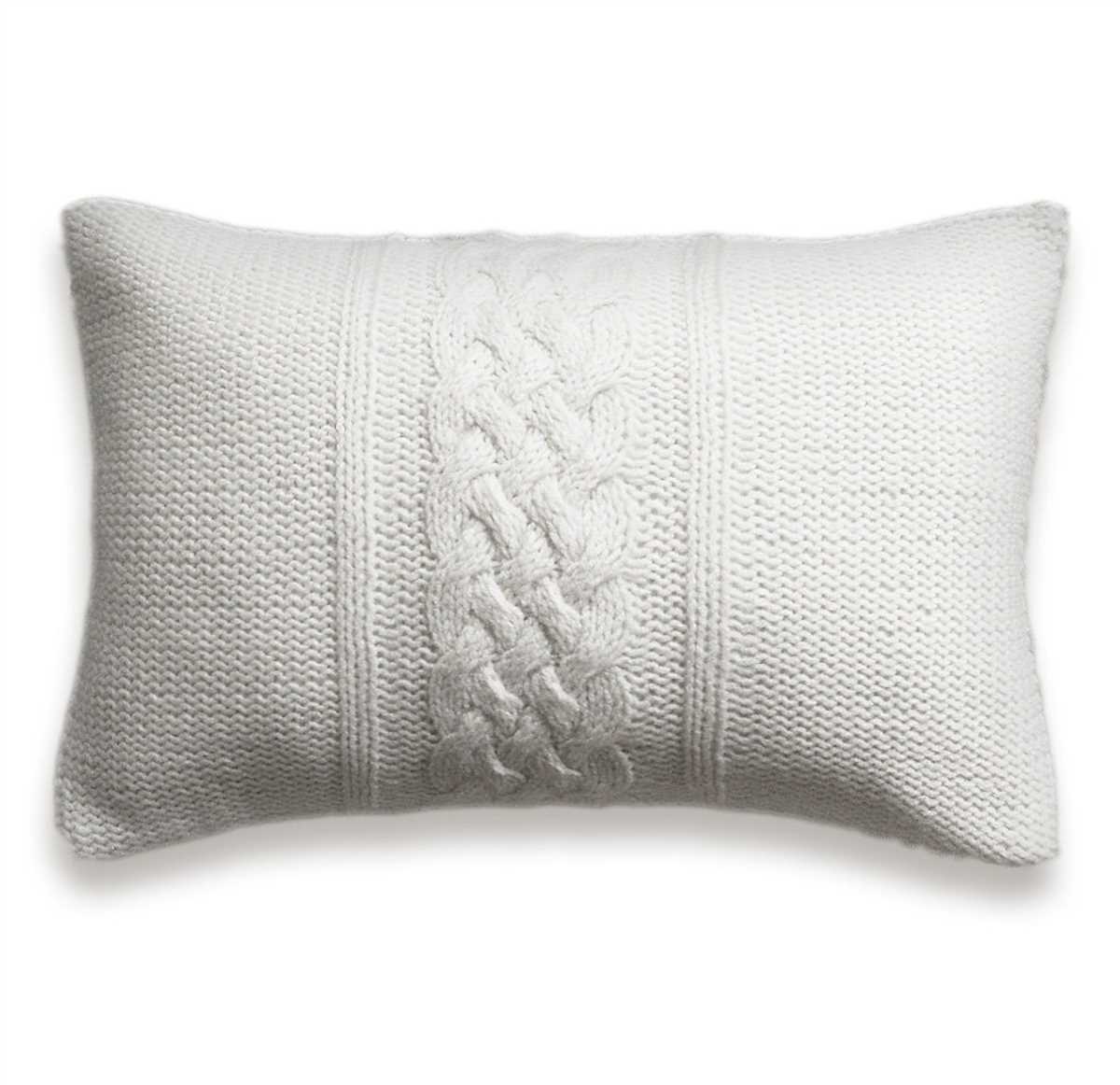 Chunky cable knit pillow pattern