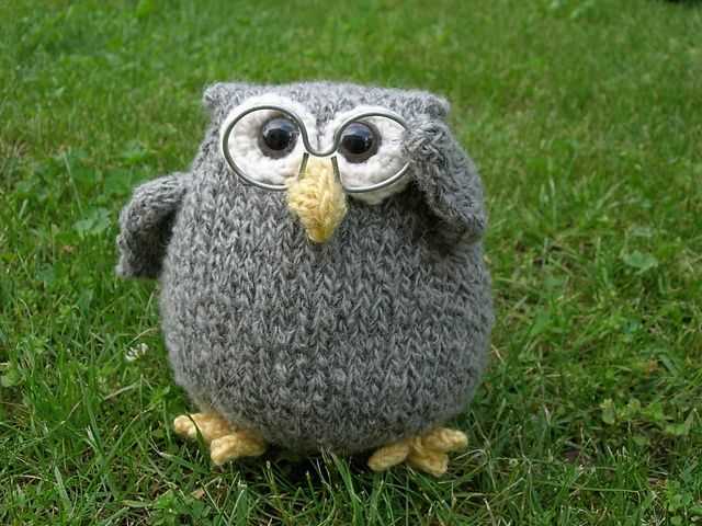 Explore a Collection of Gorgeous Owl Knitting Patterns Available for Free Downloads Free owl knitting patterns to download