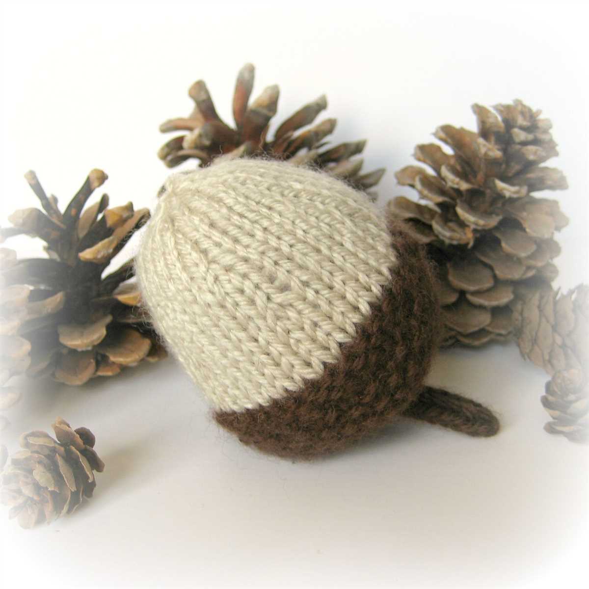 Knit acorn pattern