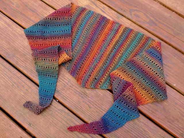 Lacy knitted scarf pattern