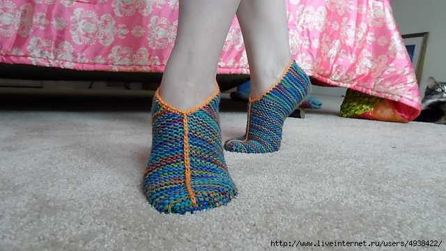 Garter stitch slippers knitting pattern