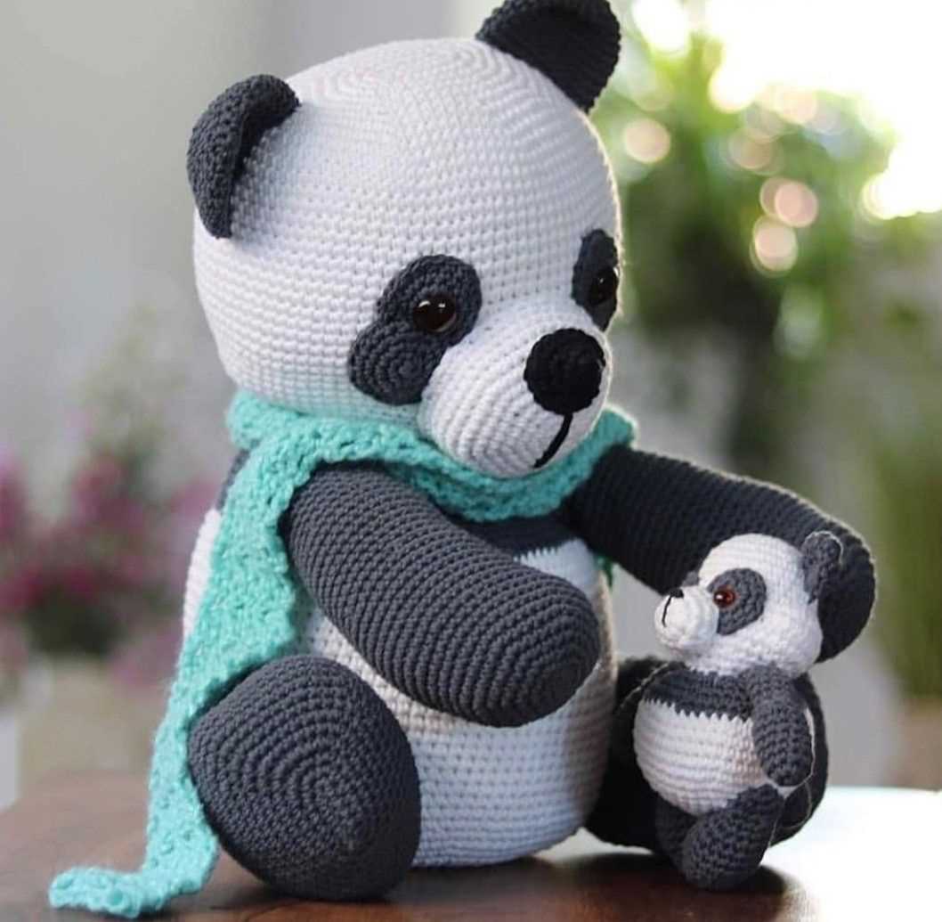 Knitted panda pattern free