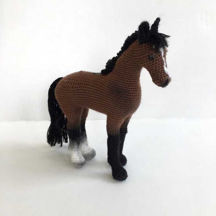 Free toy horse knitting pattern