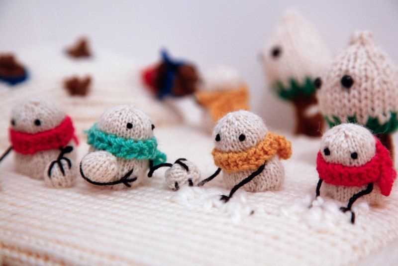 Amigurumi knits patterns for 20 cute mini knits
