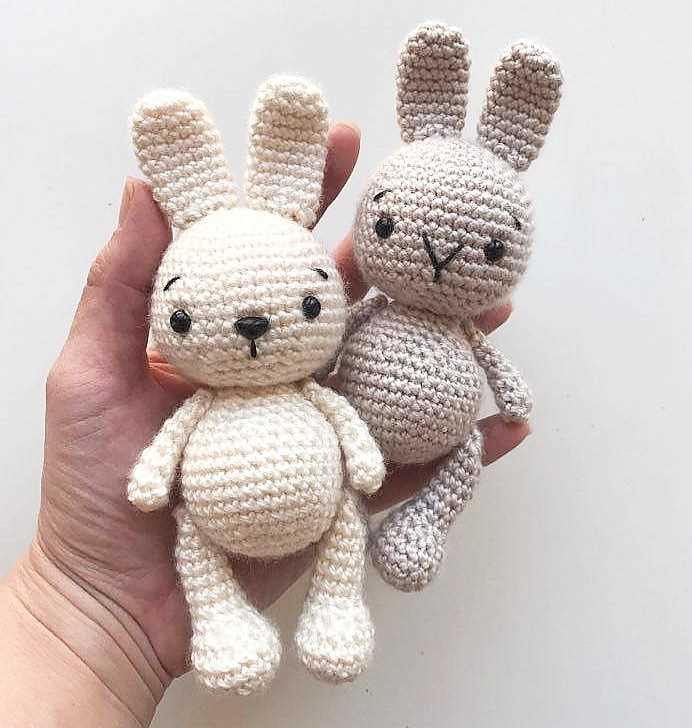 Amigurumi knits patterns for 20 cute mini knits
