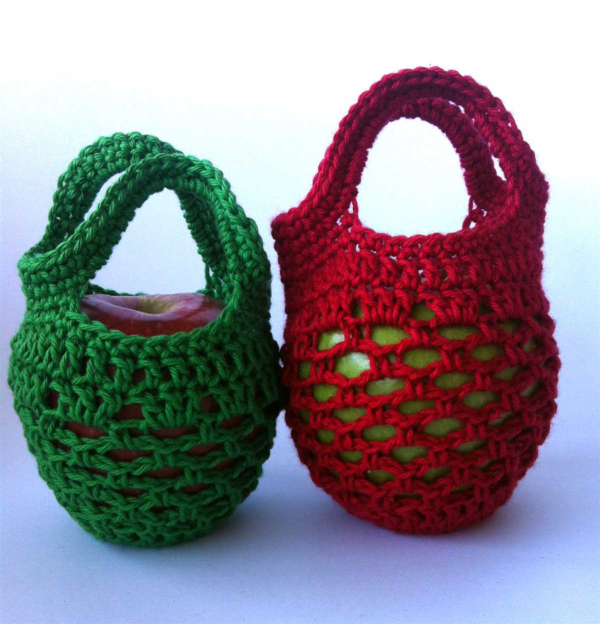 Apple cosy knitting pattern