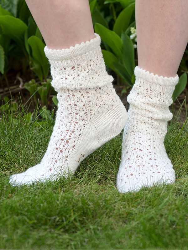 Aran sock knitting pattern