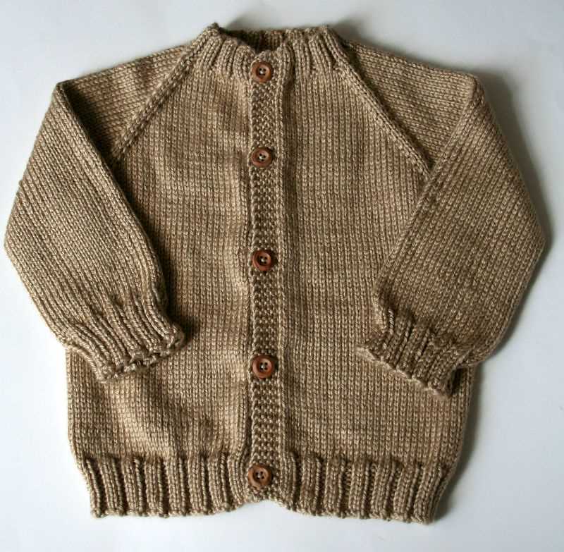 Knit Your Little One a Cozy and Stylish Raglan Sweater with this Free Pattern Baby raglan sweater free knitting pattern