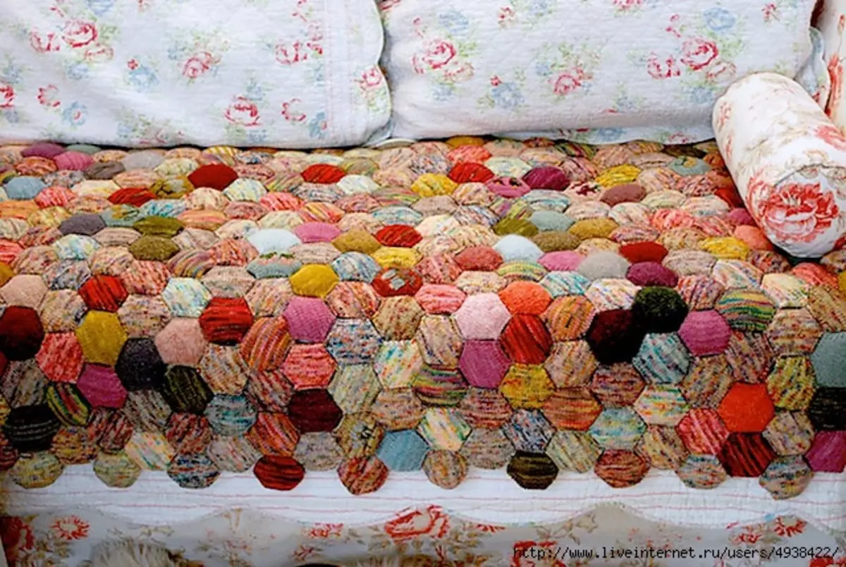 Beekeeper quilt knitting pattern