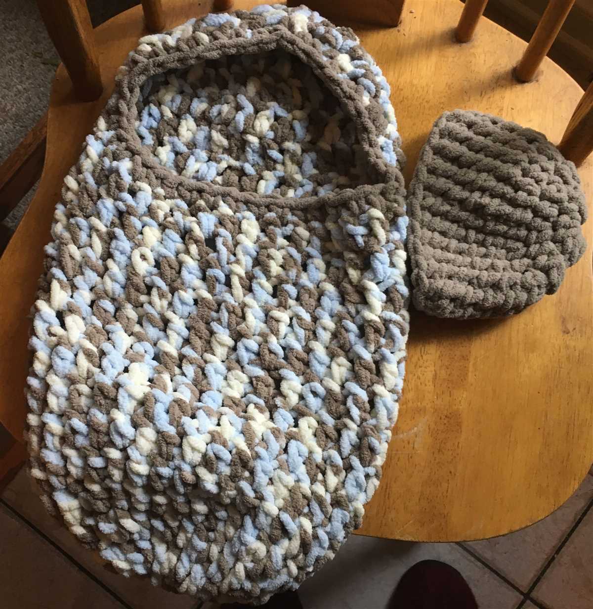 Bernat blanket yarn knit hat pattern