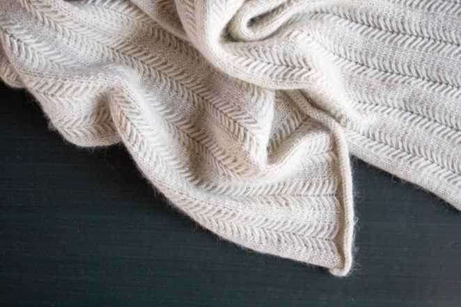 Boomerang scarf knitting pattern