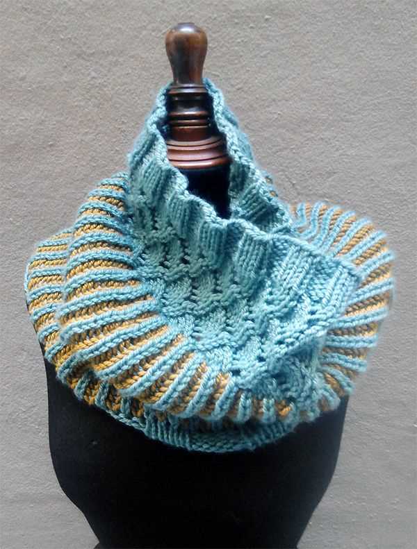Brioche knit cowl pattern