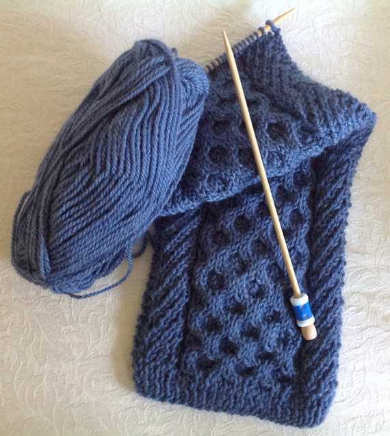 Bulky cable knit scarf pattern