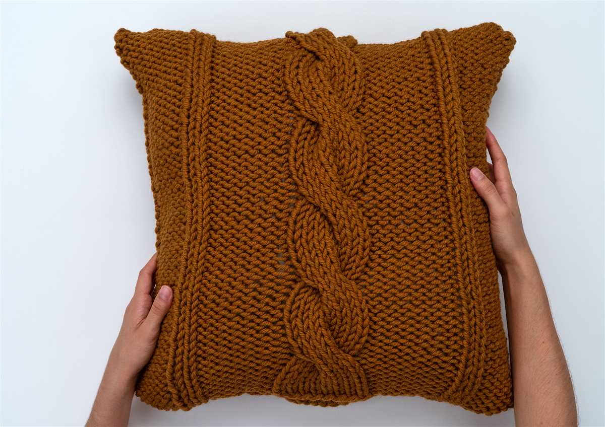 Cable knit cushion pattern free
