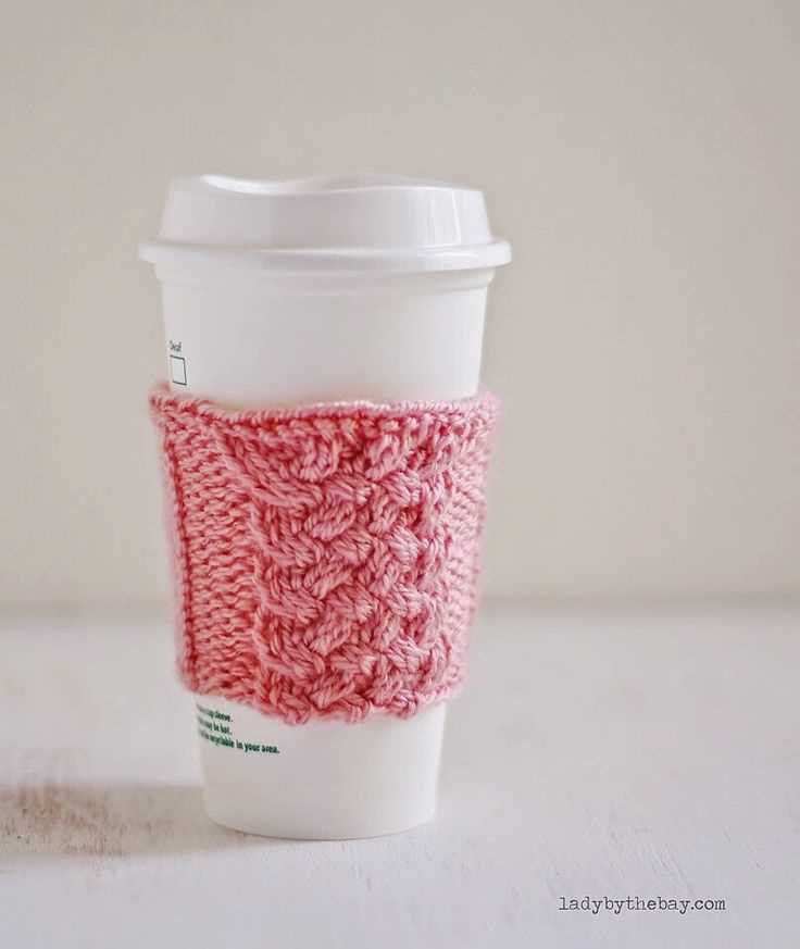 Cable knit mug cozy pattern
