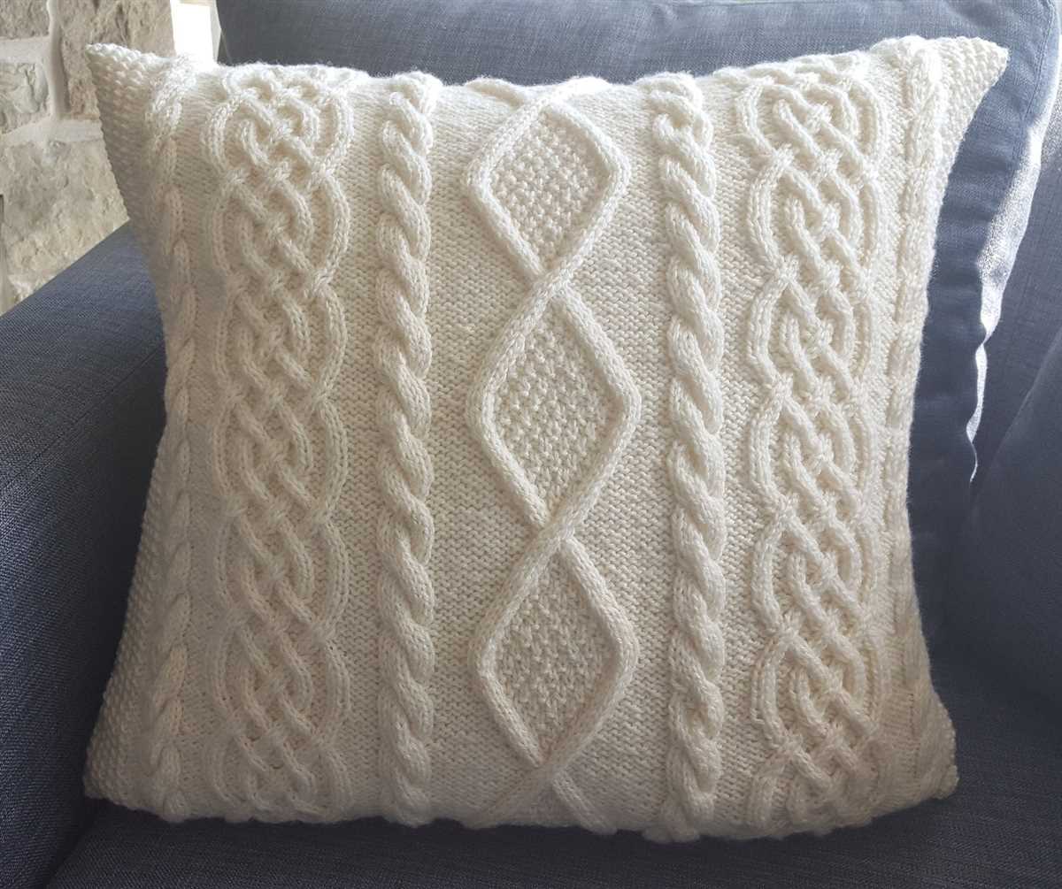 Cable knit cushion pattern free