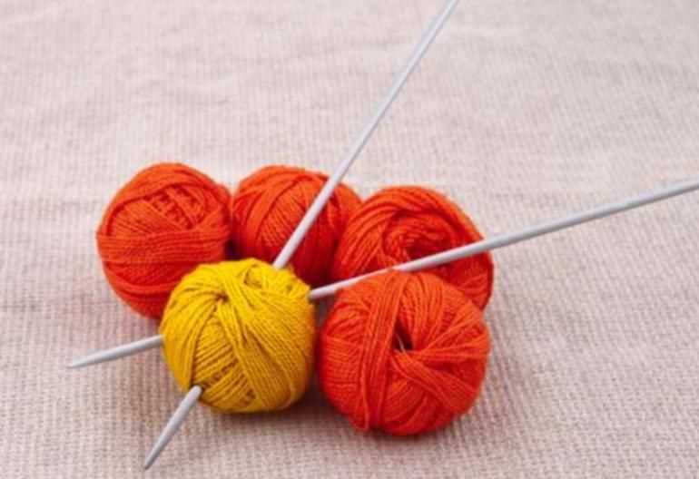 Can you knit circular patterns on straight needles