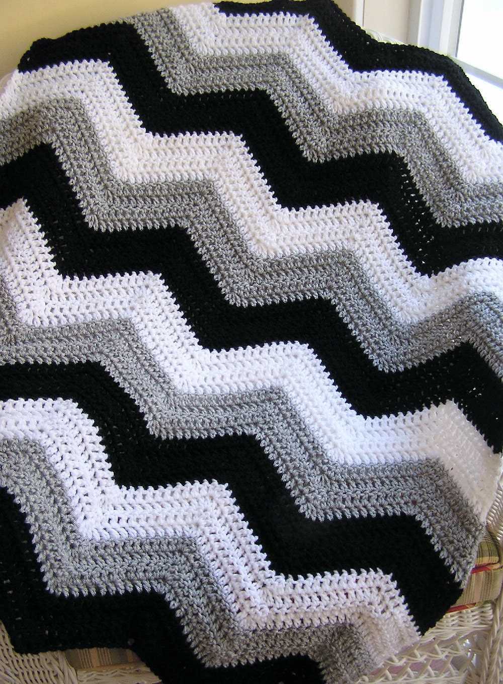 Create a Stunning Chevron Knit Blanket with this Easy-to-Follow Pattern Chevron knit blanket pattern