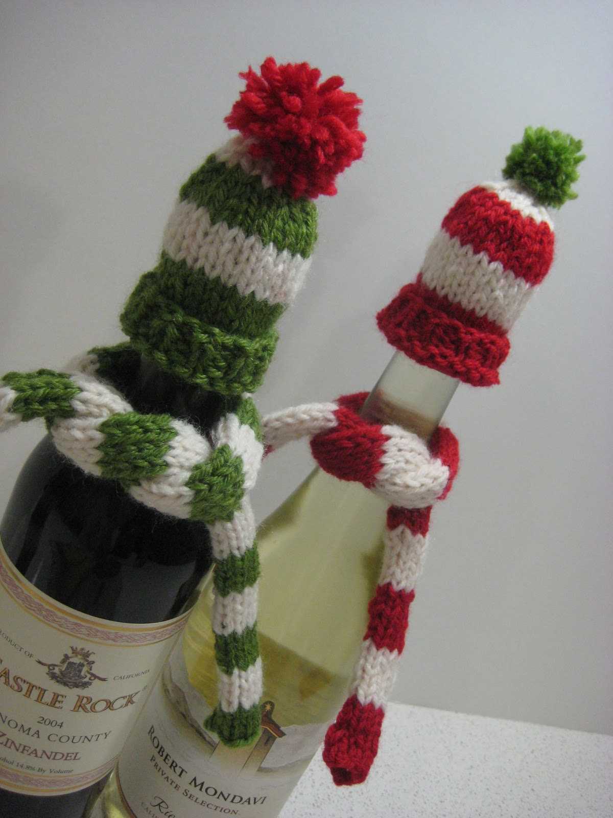 Christmas wine bottle cover knitting pattern