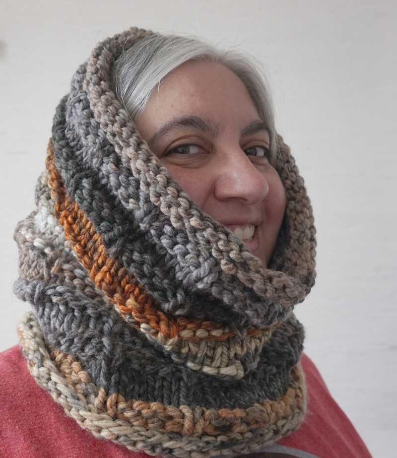 Chunky knit cowl pattern