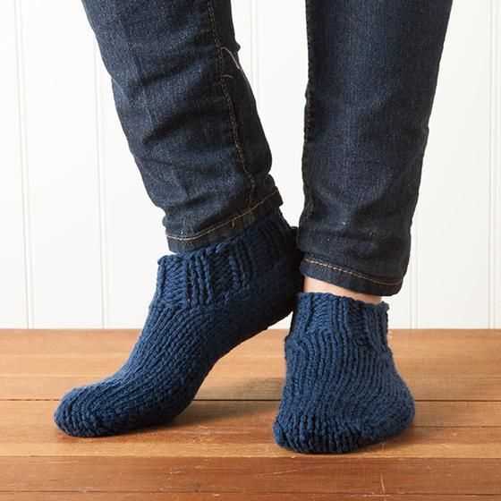 Chunky slipper socks knitting pattern