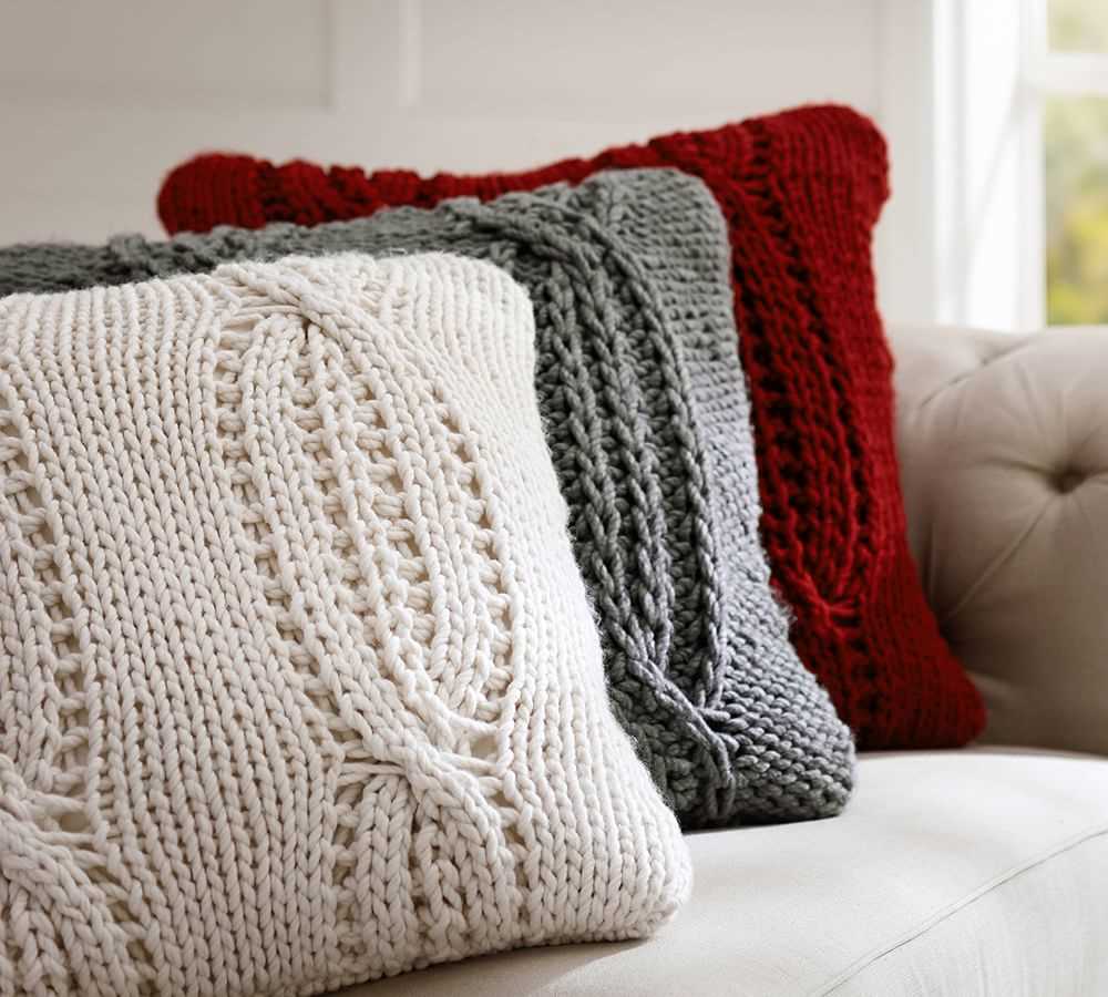 Chunky cable knit pillow pattern