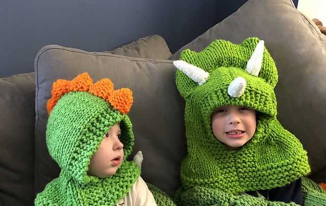 Dinosaur hoodie knitting pattern