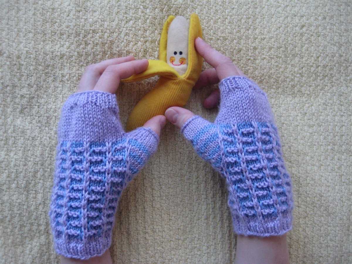 Double knit fingerless gloves pattern