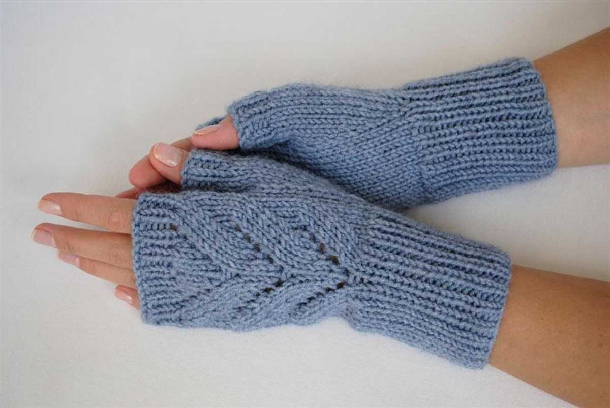 Double knit fingerless gloves pattern