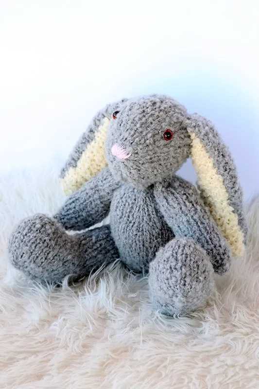 Easter rabbit knitting pattern