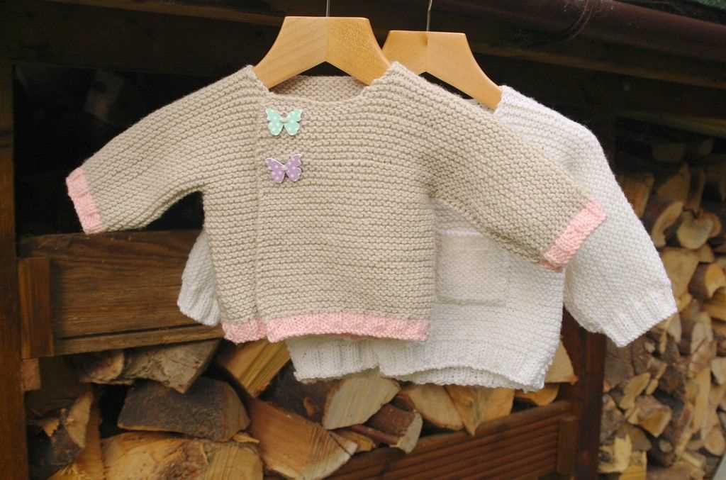 Easy baby cardigan knitting pattern