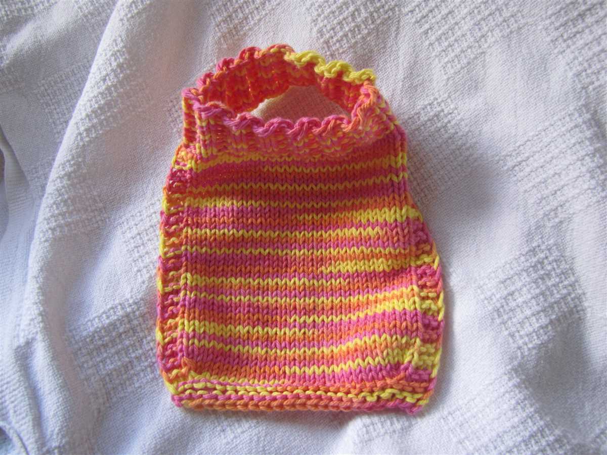 Easy stay on bib knitting pattern