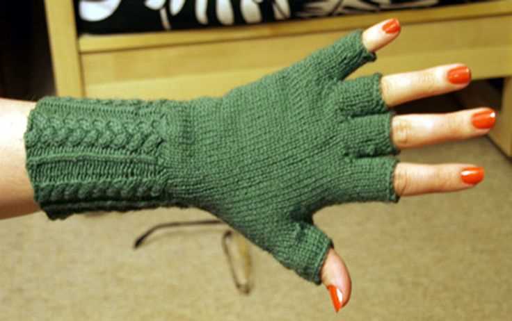 Easy beginner easy fingerless gloves knitting pattern