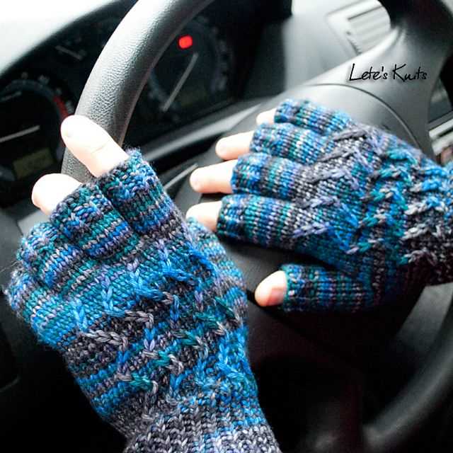 Free knitted gloves pattern