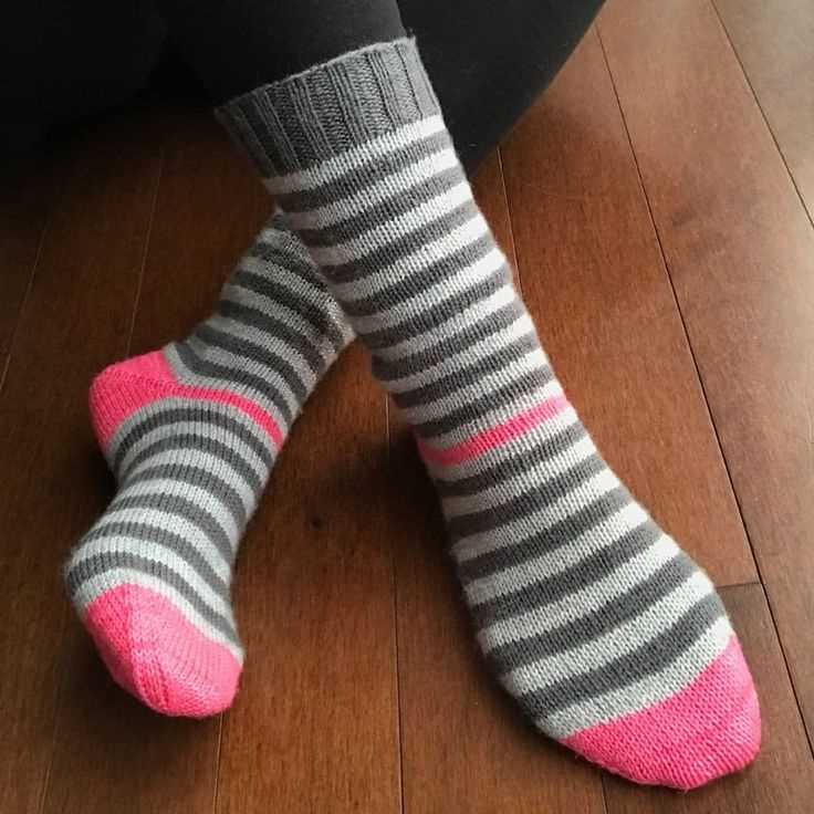 Free knitting hat patterns for sock weight yarn