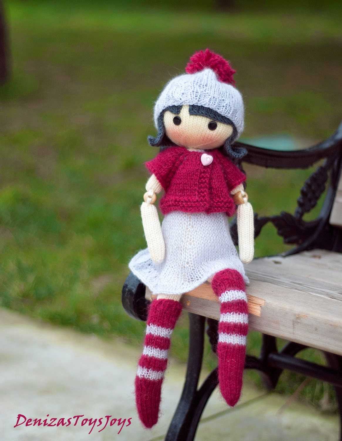 Free knitting pattern for elf on the shelf