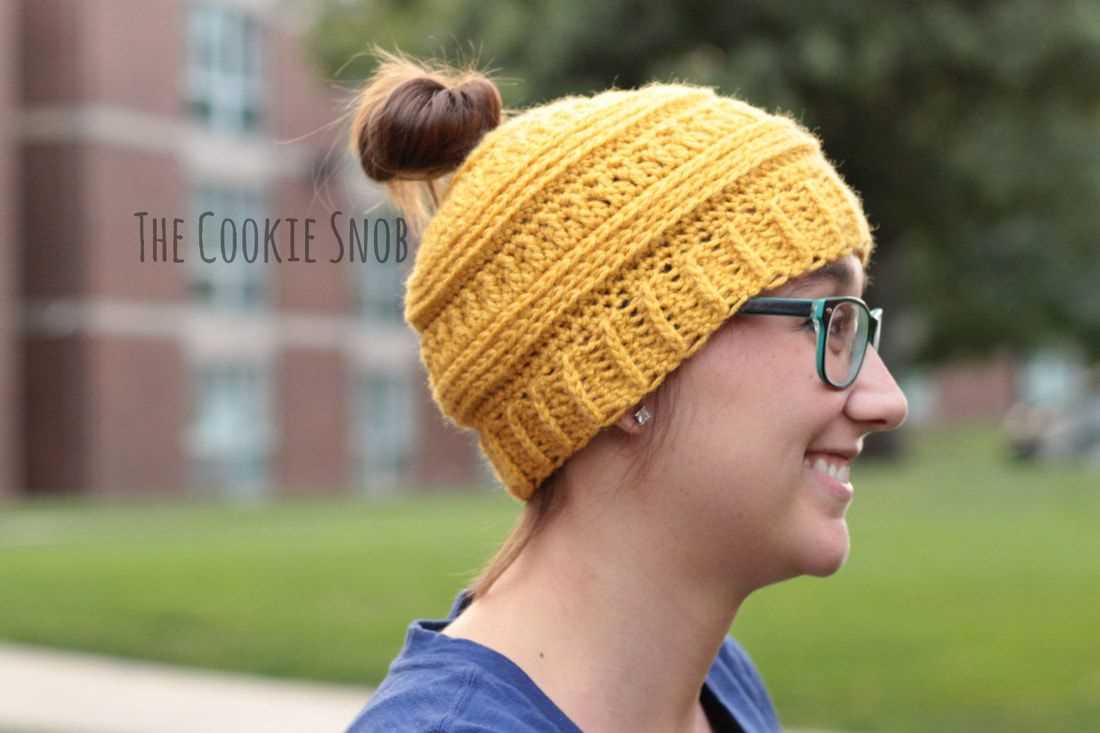 Free knitting pattern for hat with ponytail hole