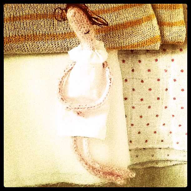 Free knitting patterns for tiny dolls