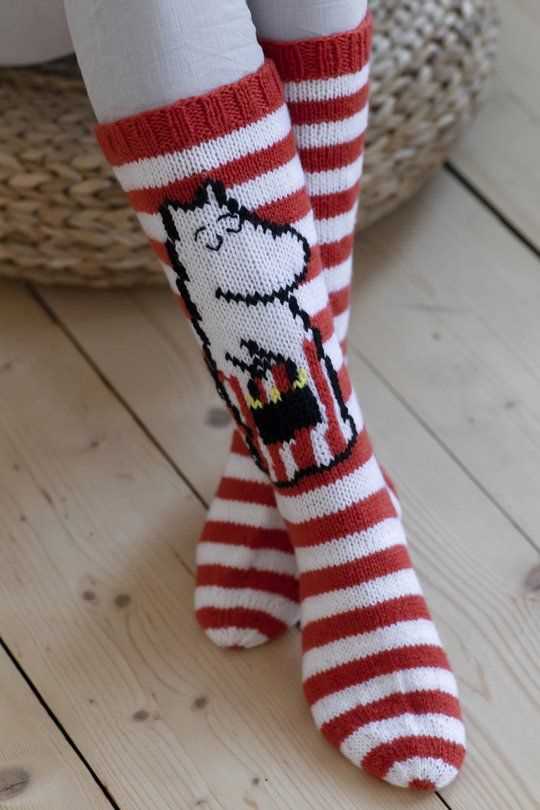 Free sock knitting patterns dk