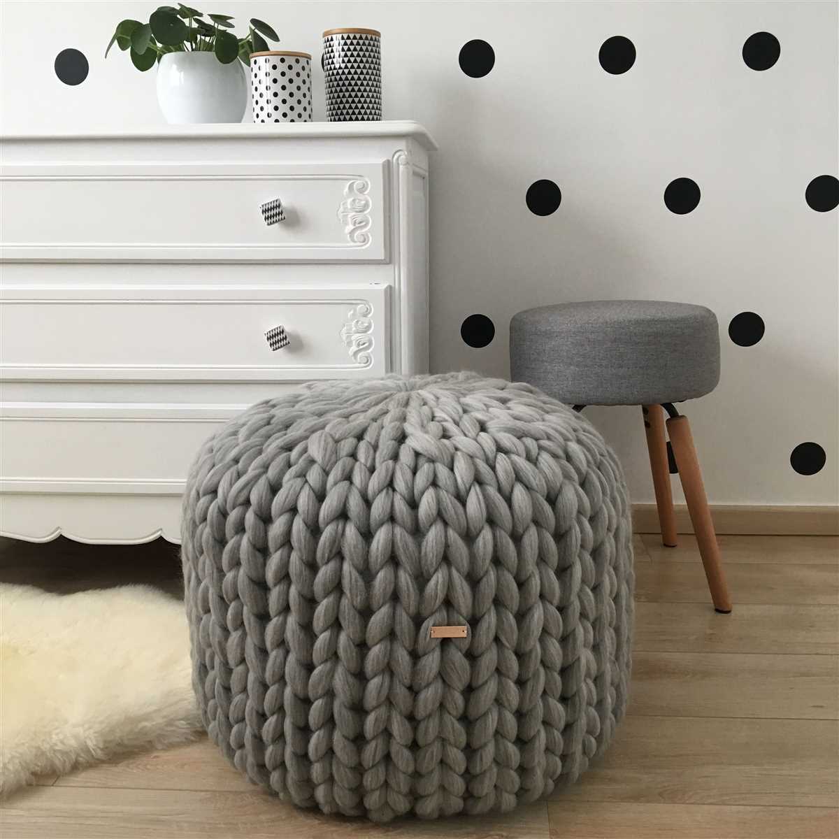 Free chunky knit pouf pattern